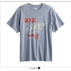 3/$20 Juniors size XL graphic t-shirt